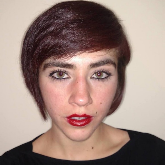 Meet your Posher, Kindra - Picture 1 of 1